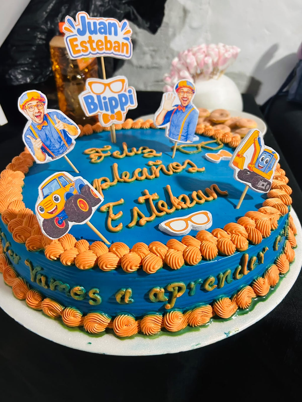 TORTA TRES LECHES - 20 PORCIONES